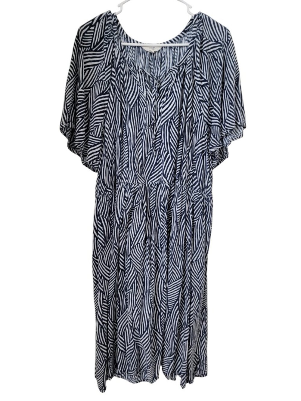 Terra & Sky Size 2X Navy and White Abstract Leaf Print Midi Dress